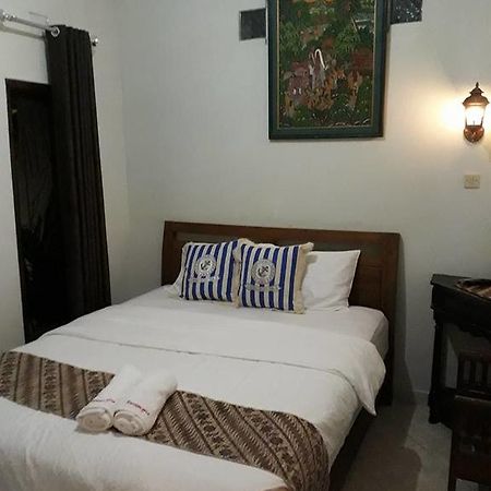 Renaya Griya Hotel Salakan Exterior foto